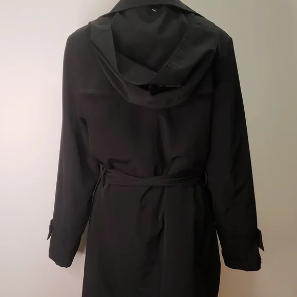 16P Fleet street black trench coat.  D34 - Picture 5 of 15